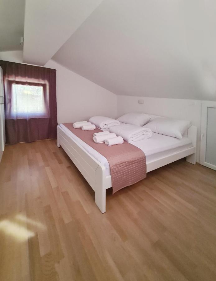 Hisa Idej Appartement Sežana Buitenkant foto
