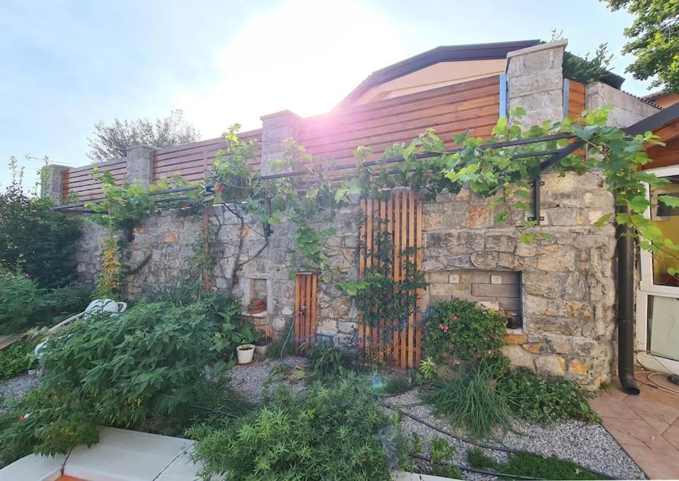 Hisa Idej Appartement Sežana Buitenkant foto