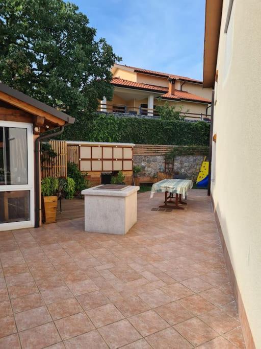 Hisa Idej Appartement Sežana Buitenkant foto