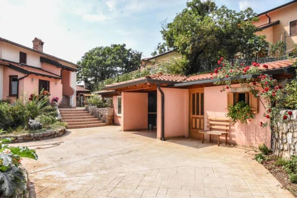 Hisa Idej Appartement Sežana Buitenkant foto